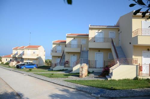 Elafonisos Hotel | Family-Friendly Elafonisos Diamond Resort with Breakfast Included