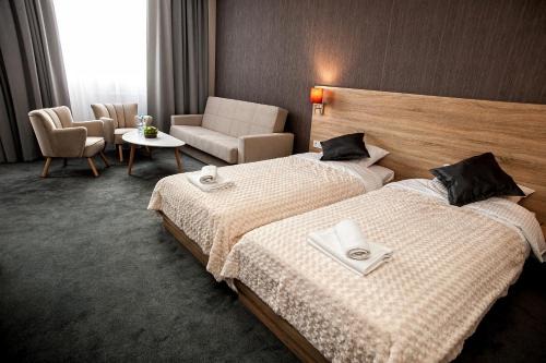 Ostroleka Hotel | Elba Hotel: Guest Rated 9/10 with Family-Friendly Amenities