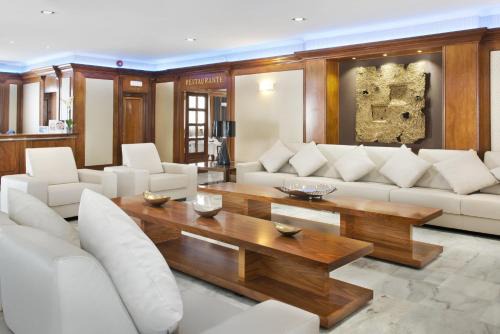 Playa Granada Hotel | Discover Elba Motril Beach & Business Hotel: 4-Star Family Retreat
