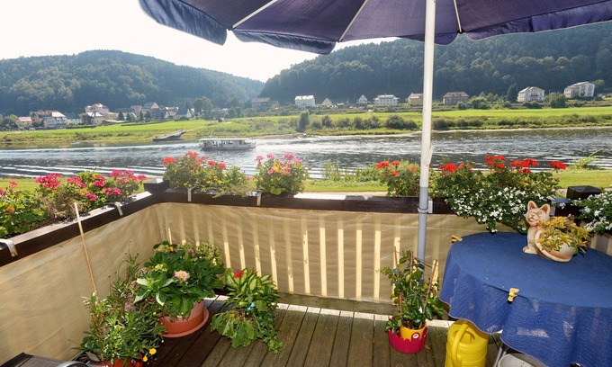 Postelwitz Apartment | Scenic Elbe-1 Resort: Breakfast and Family-Friendly Stays