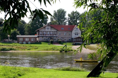 Woerlitz Hotel | Discover Elbterrasse Wörlitz: Family-Friendly with Breakfast
