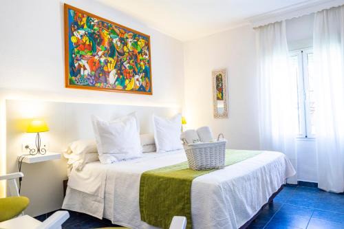 Pedregalejo Hotel | Discover Elcano: Pet-Friendly Retreat with Great Amenities