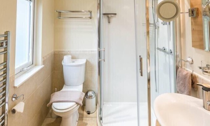 Troutbeck Cottage | Pet-Friendly Elder Lodge with Hot Tub in Windermere