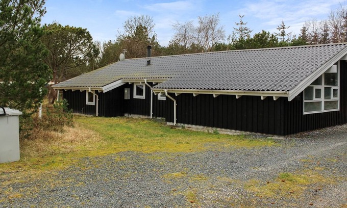Aalbaek House | Relax at Eldmar, Just 500m from the Sea with Ocean Views