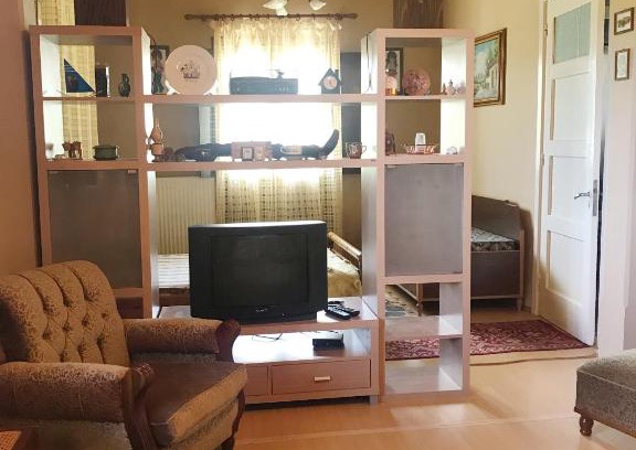 Kastri House | Electra's Guesthouse: Family-Friendly Retreat with High Ratings