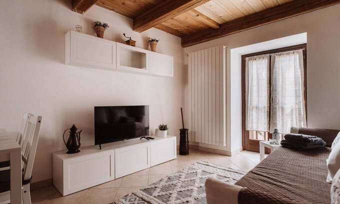 Roure House | Exclusive Alpine Retreat: Comfort & Tradition in Val Chisone
