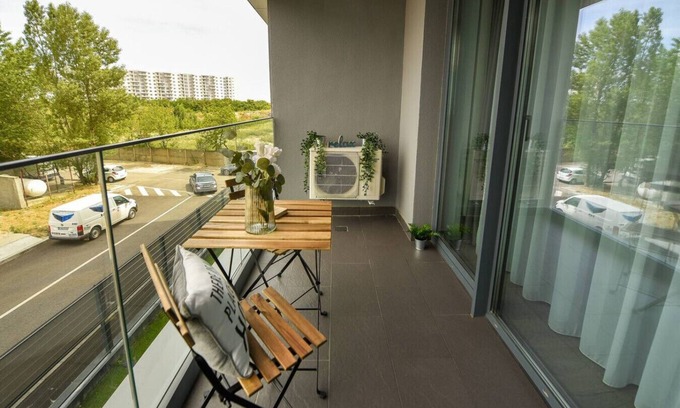 Aviatiei Apartment | Stylish Cloud9 Modern Apt with Kitchen & Breakfast Included