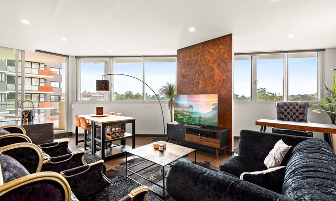 Canterbury Apartment | Cozy 1-Bed Retreat by Riverside Park with Top Amenities