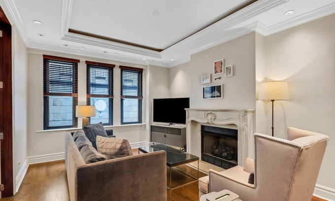 Gold Coast Apartment | Modern 1 Bed Suite at Walton Residence, Gold Coast Chicago
