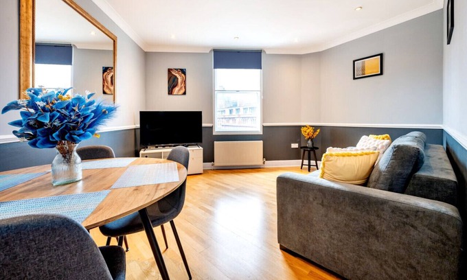 Soho Apartment | Stylish 1 Bedroom Retreat in Cambridge Circus