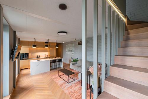 Old Town Apartment | Stylish 2 BD Apartment with Terrace - Perfect for Families