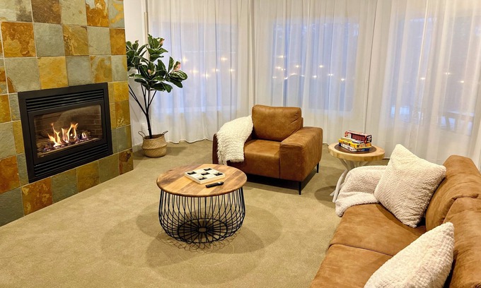 Cranston Apartment | Elegant 2 Bdr suite with cozy Fireplace & Privacy.