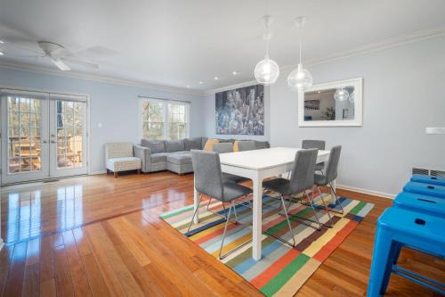 Calverton Apartment | Elegant 2 Level Urban Oasis in Silver Spring