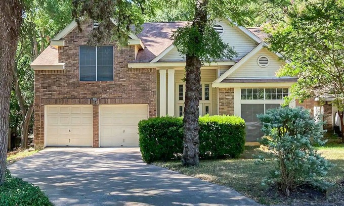 Parker Lane House | Stylish 2-Story House Steps from Downtown Austin