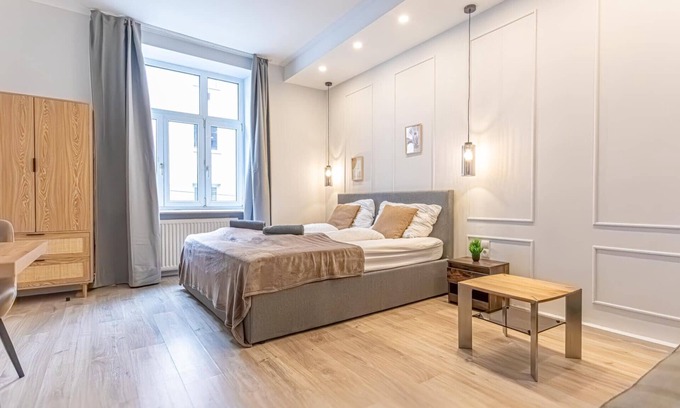 Meidling Apartment | Cozy 2BR Apartment near Bahnhof Wien Meidling