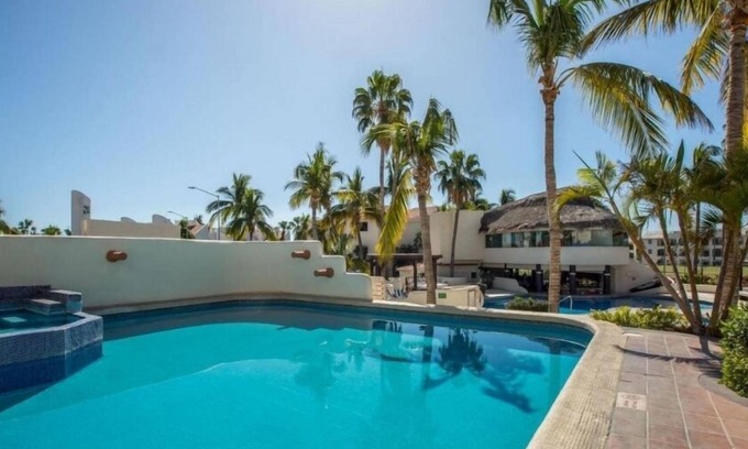 Campo de Golf Fonatur Hotel | Stylish 2BR Condo with Pool and Breakfast for Friends