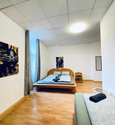 Liesing Apartment | Elegant 3-Bedroom Retreat Convenient City Access