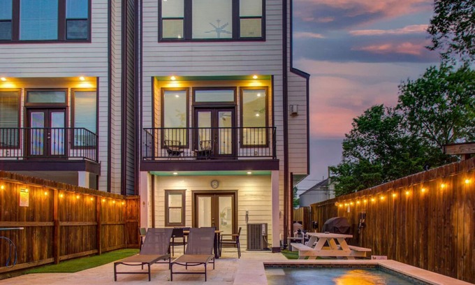 Washington Ave./ Memorial Park House | Stylish 3 Bedroom Retreat with Private Pool & Spa