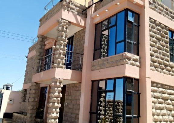 Athi River Villa | Stylish 4-Bed Villa Near JKIA, Perfect for Families & Pets