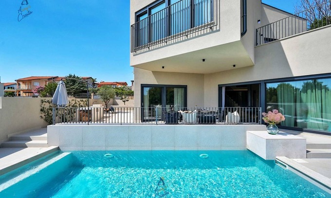 Vabriga Villa | Recharge and Relax at Villa Itea - Family-Friendly Retreat