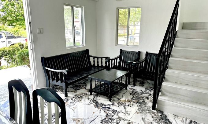 Oton House | Elegant 4BR Home in Savannah with Garden