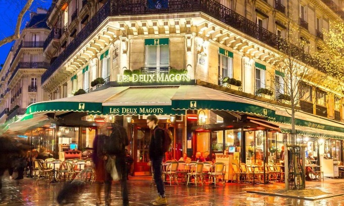 Les Halles Apartment | Elegant 5BR Apartment for 12 – Prime Location in Paris 1st eme
