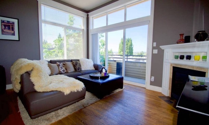 North Queen Anne House | Bright Retreat with Scenic Views and Pet-Friendly Amenities