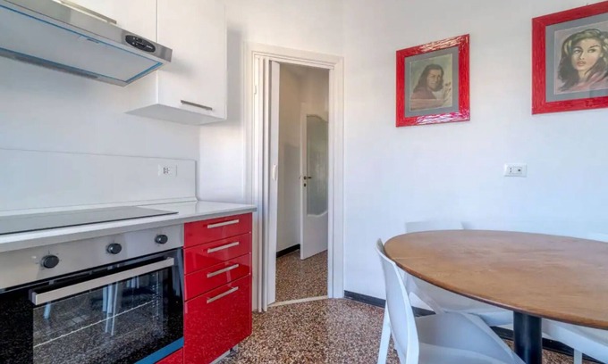 Albaro Apartment | Bright Apartment Steps from Boccadasse in Genova