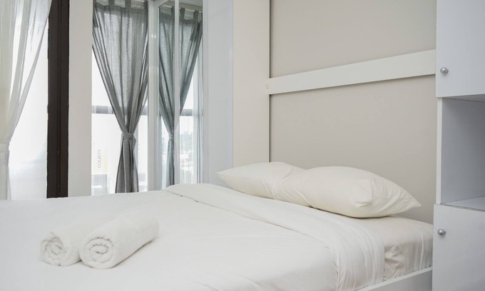 Ciputat Apartment | Cozy Studio at Transpark Bintaro with Pool and Kitchen