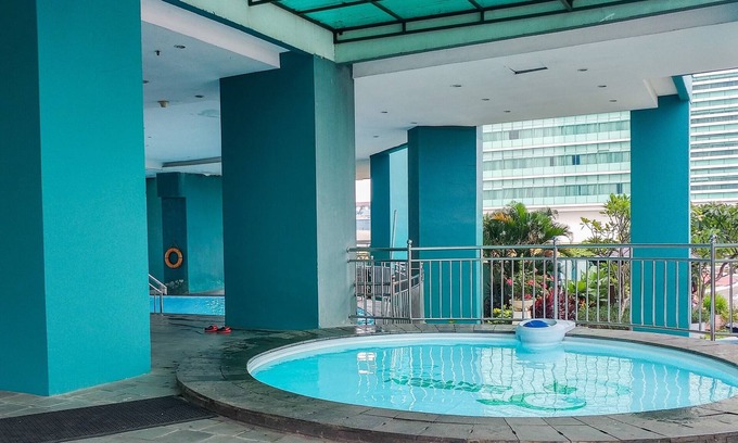 Chinatown Apartment | Stylish 1BR Green Central City Apartment with Pool Access