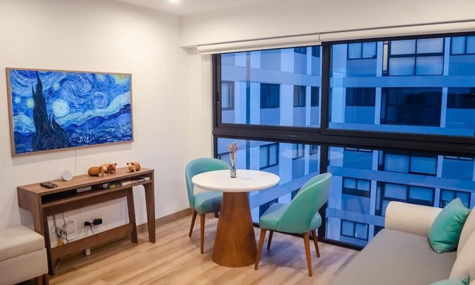 Leuro Apartment | Cozy 2BR Retreat in Prime Central Location - Rated 10/10