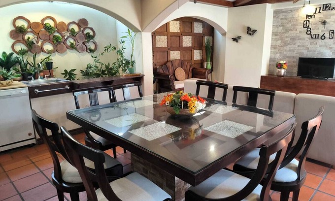 Ciudad Cariari House | Cozy Getaway House with Spa and Breakfast Near Airport