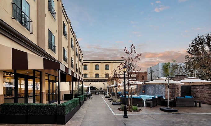Winters Hotel | Elegant Suite with Outdoor Fire Place & Onsite Dining
