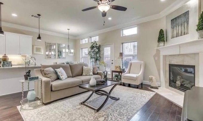 Lewisville House | Elegant and modern furnished house! Ready to go.