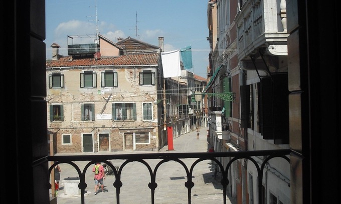 Castello Apartment | Modern Flat in Historic Centre with Pool and Ocean Views