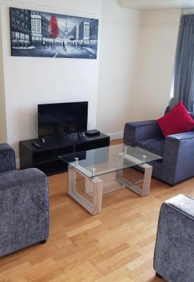 Underhill Apartment | Spacious 2-Bedroom Retreat for Family Fun and Comfort