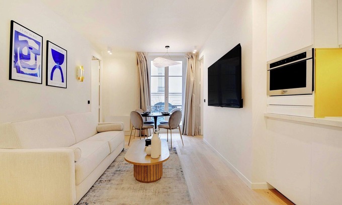 Quartier du Faubourg-Montmartre Apartment | Elegant apartment - 2BR/6P - Faubourg-Montmartre