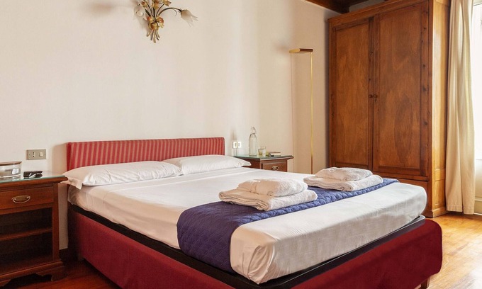 Carrobbio Apartment | Chic Apartment in Historic Building Near the Duomo