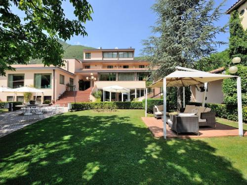 Foligno House | Tranquil Resort Apartment with Pool and Nature Retreat