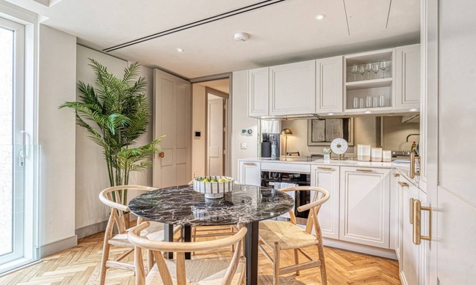 Westminster Apartment | Elegant JOIVY Apartment Steps from Westminster Abbey