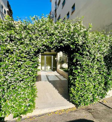 Quartiere XVII Trieste Apartment | Stylish Villa Bianca: 4-Star Stay with Hot Tub Access