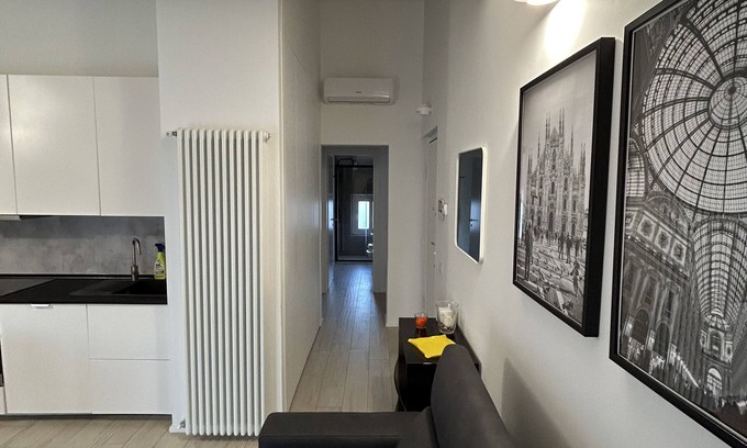 Cagnola Apartment | Chic Attic Apartment Near City Life with Spa & Hot Tub
