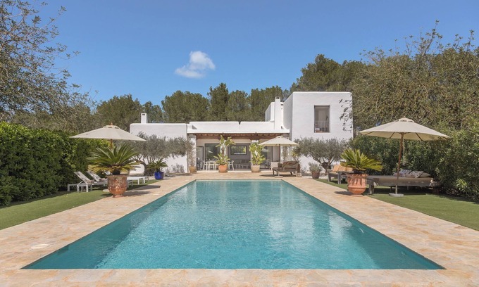 Sant Rafael de Sa Creu Villa | Elegant Blakstad Villa in Ibiza’s Heart | 4 Bedrooms, Private Pool, Fenced
