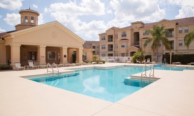 Loughman Condo | Tranquil Condo with Pool View Near Disney and Shopping
