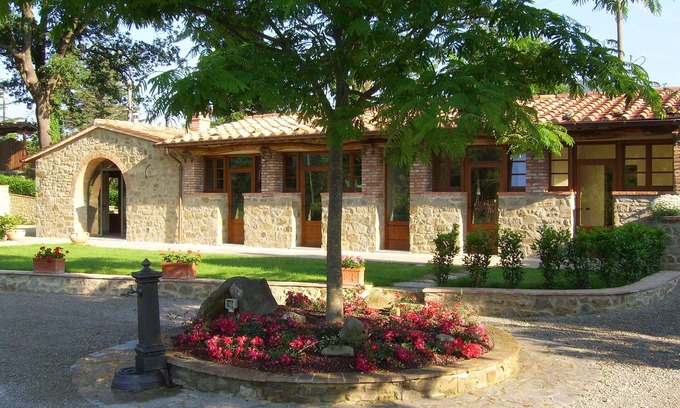 Cortona House | Elegant 2-Bedroom Villa Near Cortona with Pool & Spa