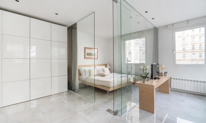Weißgerber Apartment | Chic Cozy Apartment - Guest Rated 9/10 for Comfort