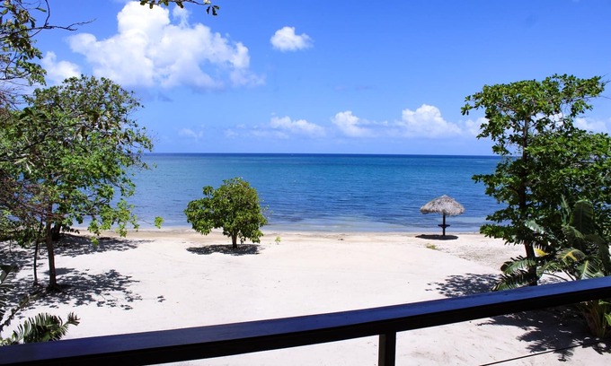 Palmetto Bay Villa | Beautiful Beachfront Villa with Spectacular Ocean Views