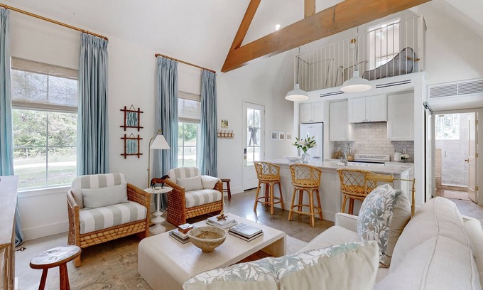 Brenham Cottage | Charming Farmhouse-Style Cottage with Spa & Kitchen Amenities