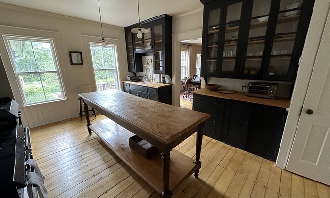 Greensboro Other | Inviting Farmhouse Retreat with Family-Friendly Amenities