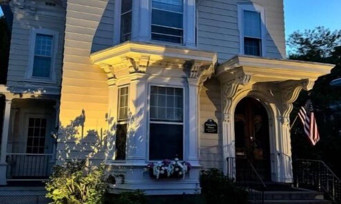 Oswego House | Elegant historical mini-mansion great location with large deck, BBQ & pool table